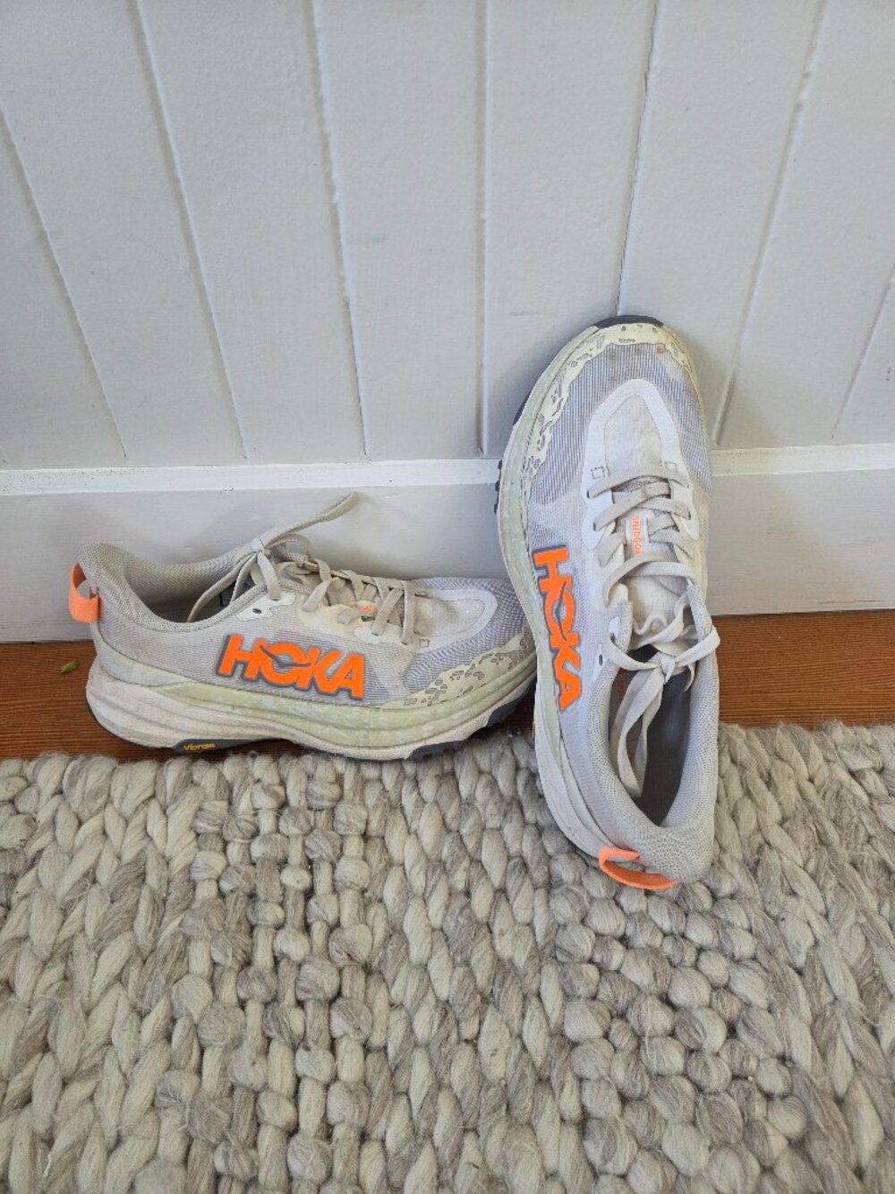 White Hoka Speedgoat Women's sneakers / trail running shoes - size 7